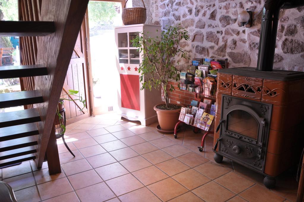La Ferme Aux Abeilles Ξενοδοχείο Ambierle Εξωτερικό φωτογραφία